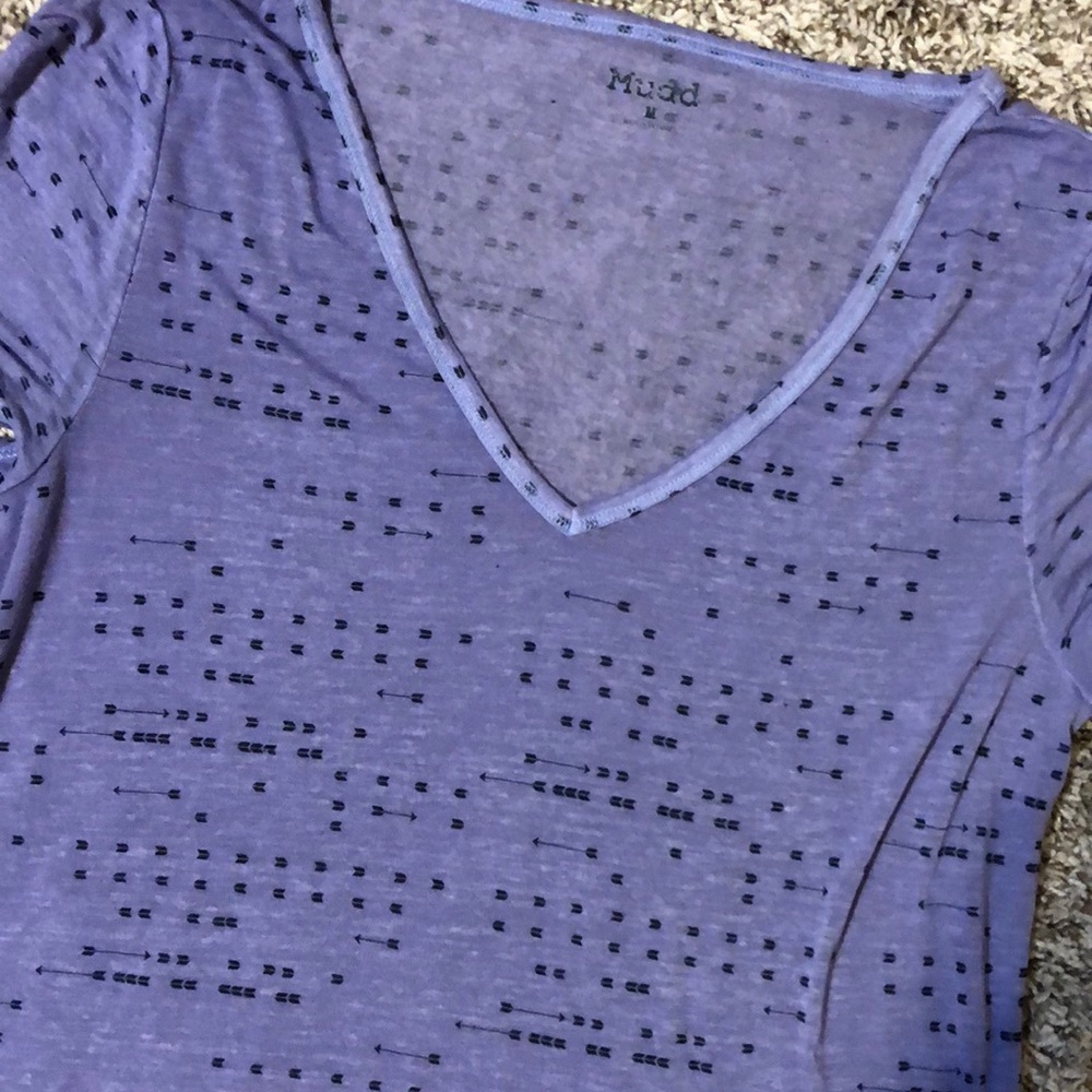 Patterned V neck